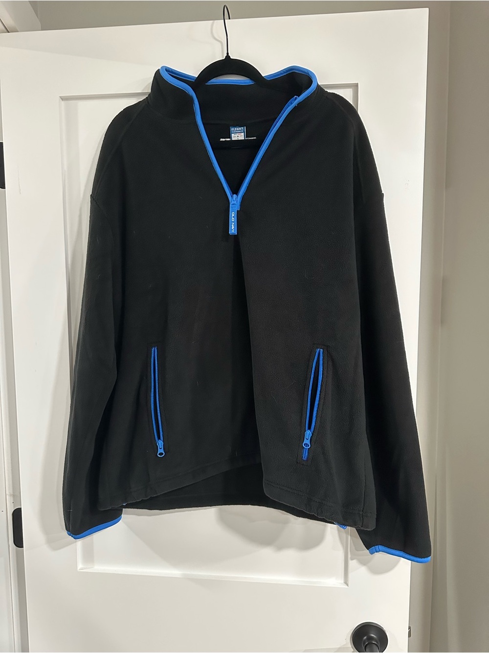 Old Navy Men’s Fleece Jacket with Blue Trim